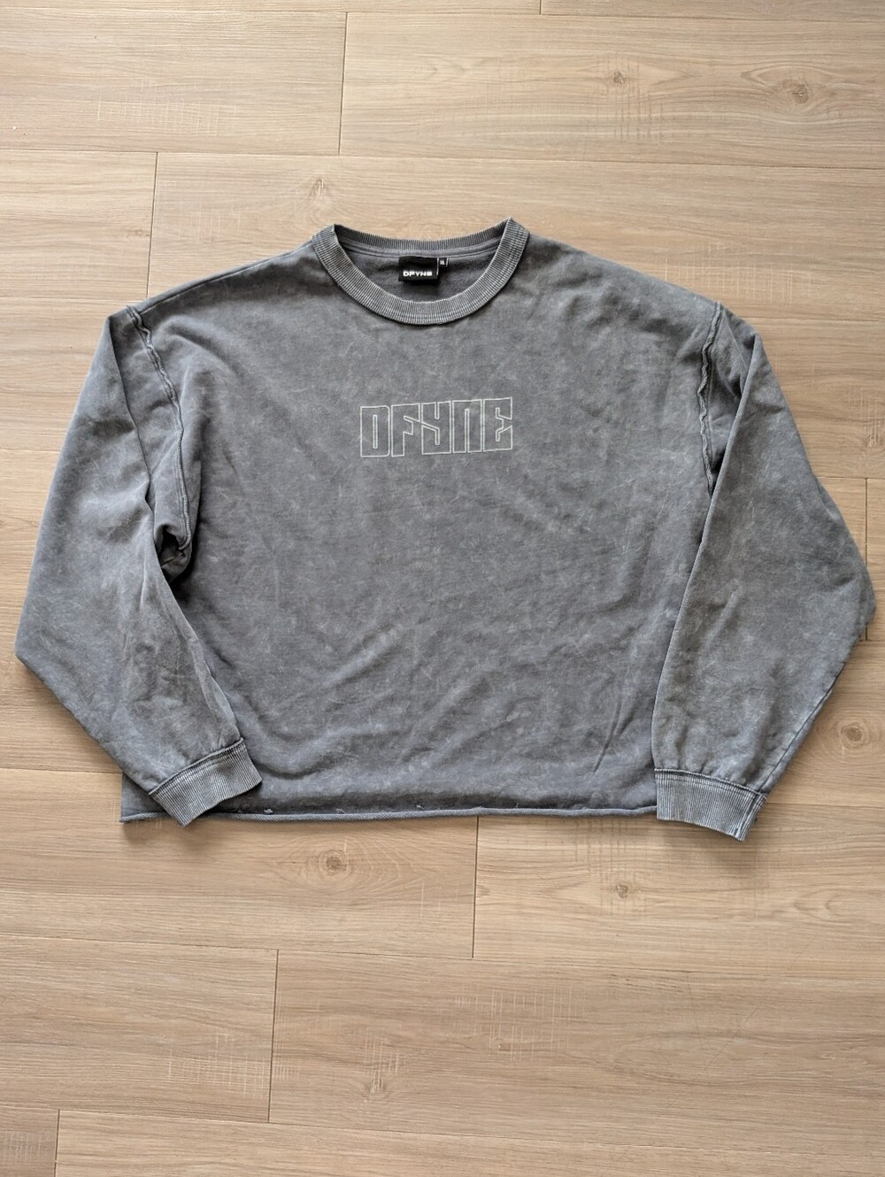DFYNE Oversized Raw Hem Crewneck
